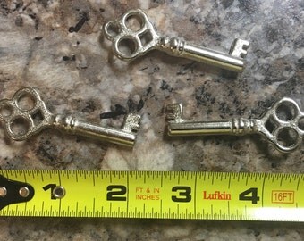 Skeleton Keys - Authentic Vintage Skeleton Keys - Lot of 5 - Silver Plate Skeleton Keys - Jewelry Making - Wedding Supply - Key to My Heart