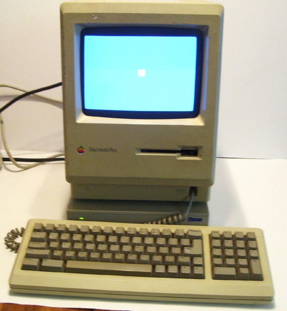 1986 Apple MacIntosh Plus Computer with Keyboard , External Hard Drive ...