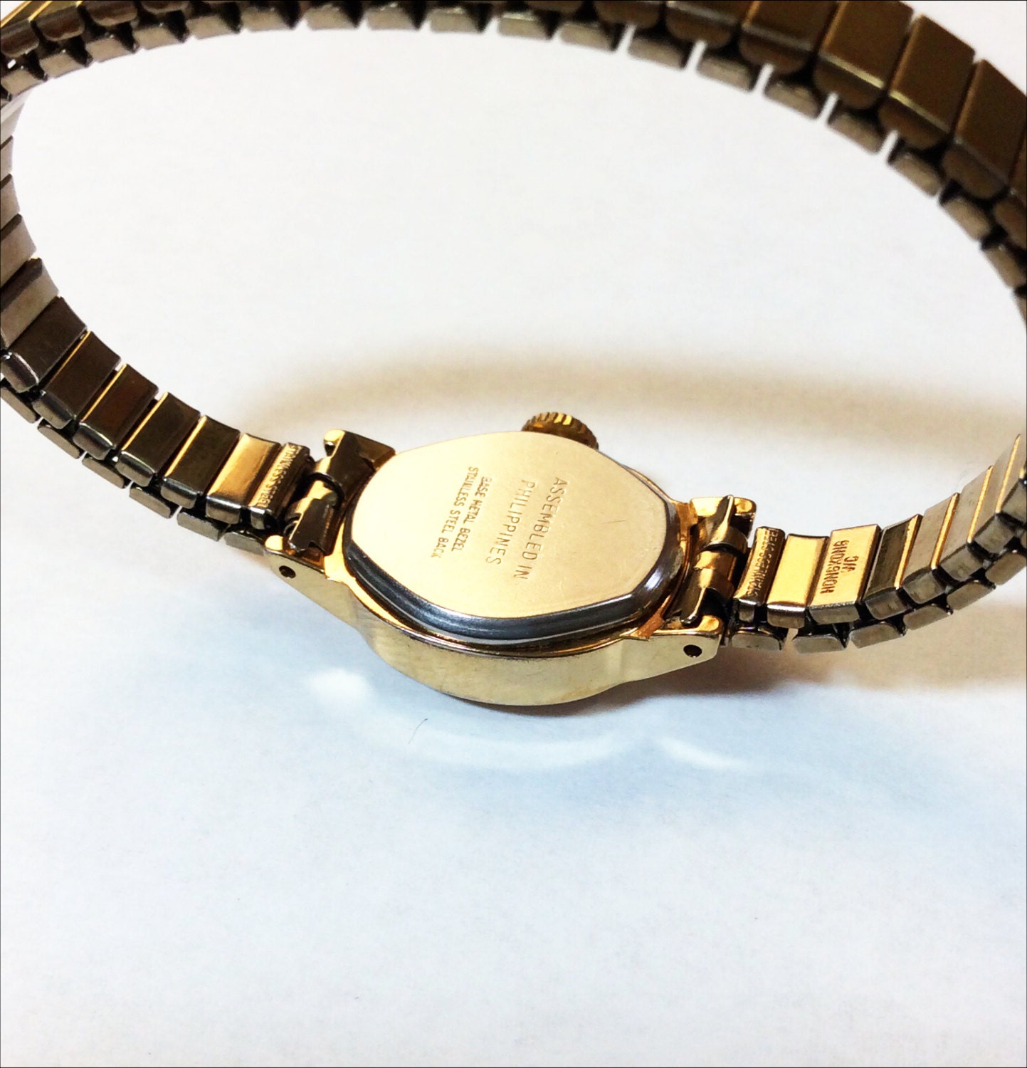 Ladies Timex Wind Up Watch Easy to Read Gold Tone Flex Band