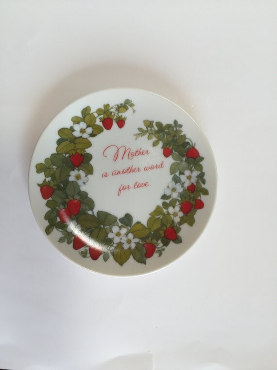 CERAMIC PLATE for MOM plate with strawberries Mother's