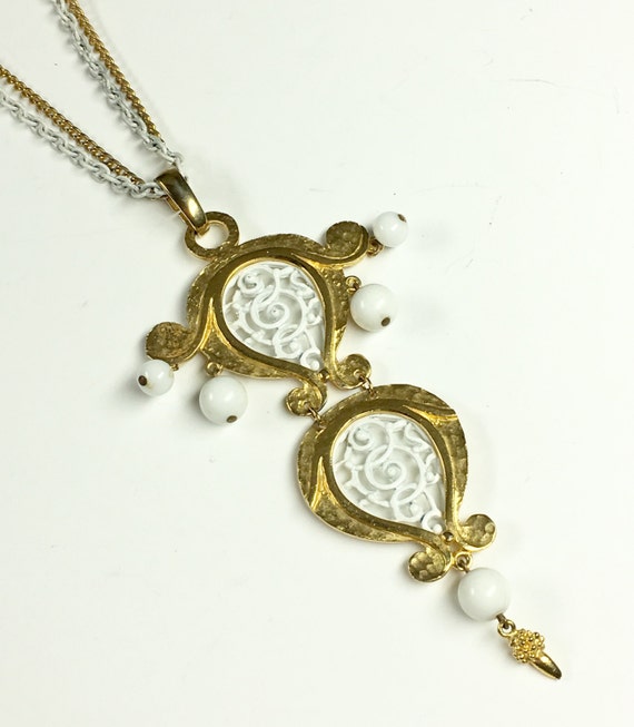 Items similar to Vintage Three Strands Dangle Choker Necklace Pendant