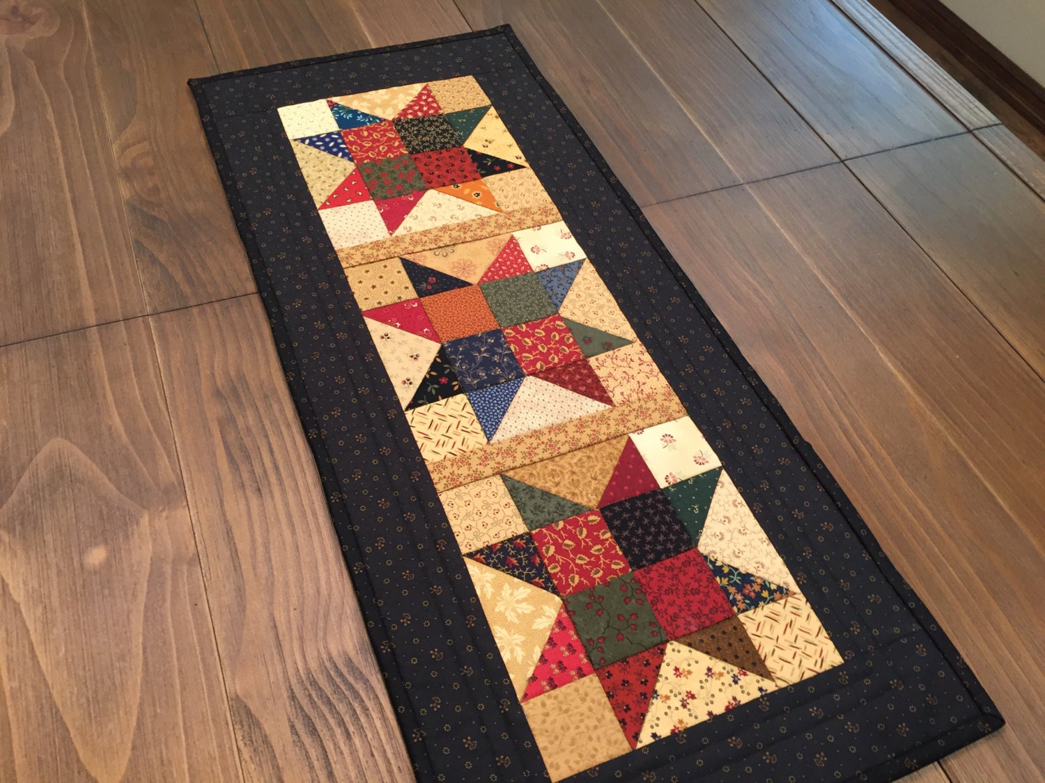 Quilted Table Runner Quilted Primitive Table Runner 5B1