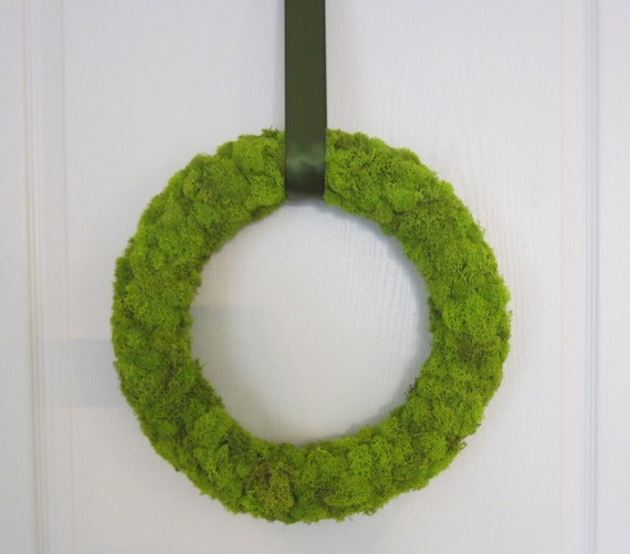 Items similar to Green Moss Wreath Spring wreath Preserved reindeer
