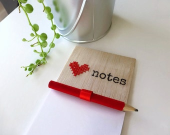 Fridge magnet - Magnetic notepad - Love notepad - Heart magnet - Wooden magnet - Wooden heart magnet - Valentines Day - Valentine - Magnet