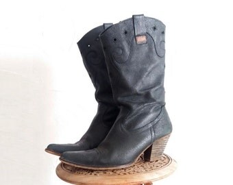 Size 39 Gypsy Boots - Yellow Zigzags