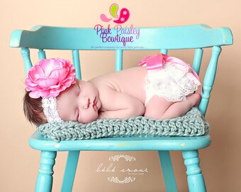 White Lace Bloomer and headband set, baby bloomers, diaper cover, newborn photo prop, baby girl bloomers, Ruffle diaper cover, Baby Girl Bow