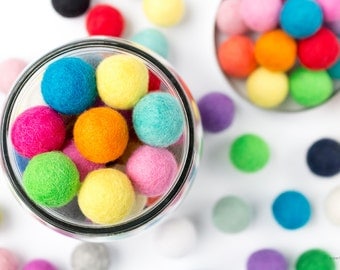2.5cm Wool Felt Ball x 50 Multicolour. 25mm Felt Balls Mixed Colour. Wool. Pom Pom. Gumball. Beads. Wholesale. Bulk. Craft. Decoration. DIY.