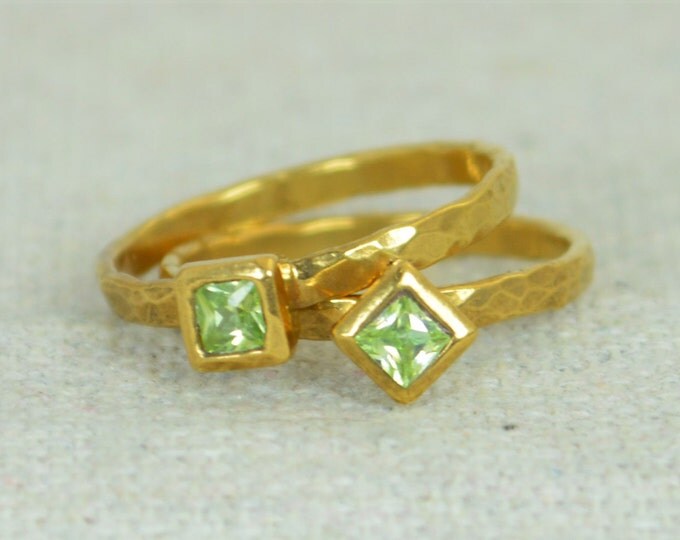 Square Peridot Ring, Gold Filled Peridot Ring, Augusts Birthstone Ring, Square Stone Mothers Ring, Square Stone Ring, Gold Ring