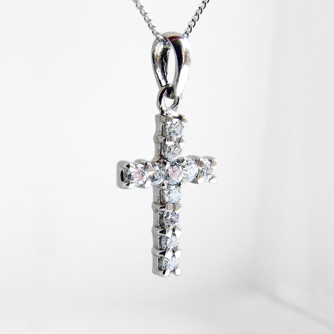 Vintage 9ct 9k White Gold Cubic Zirconia Cross Necklace