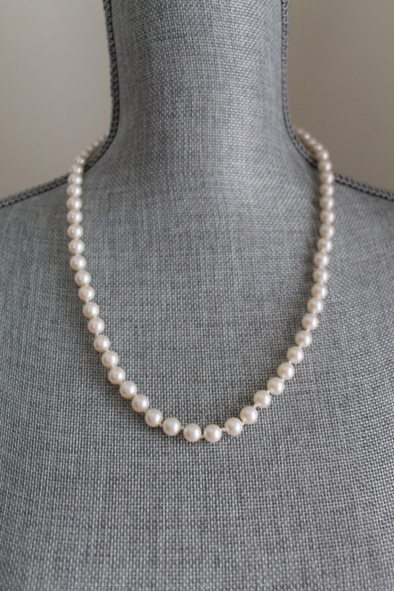 Pearl Necklace 22 Inch Pearl Necklace 8 mm Faux Pearls