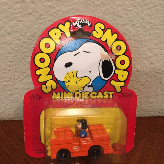 aviva snoopy mini diecast