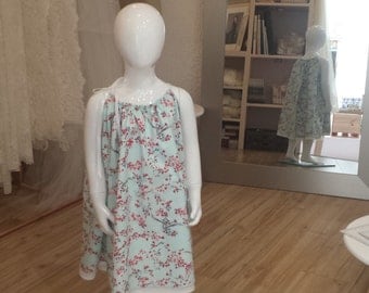 Dress bridesmaid printed cotton cherry blossom, knotting at the shoulder.
