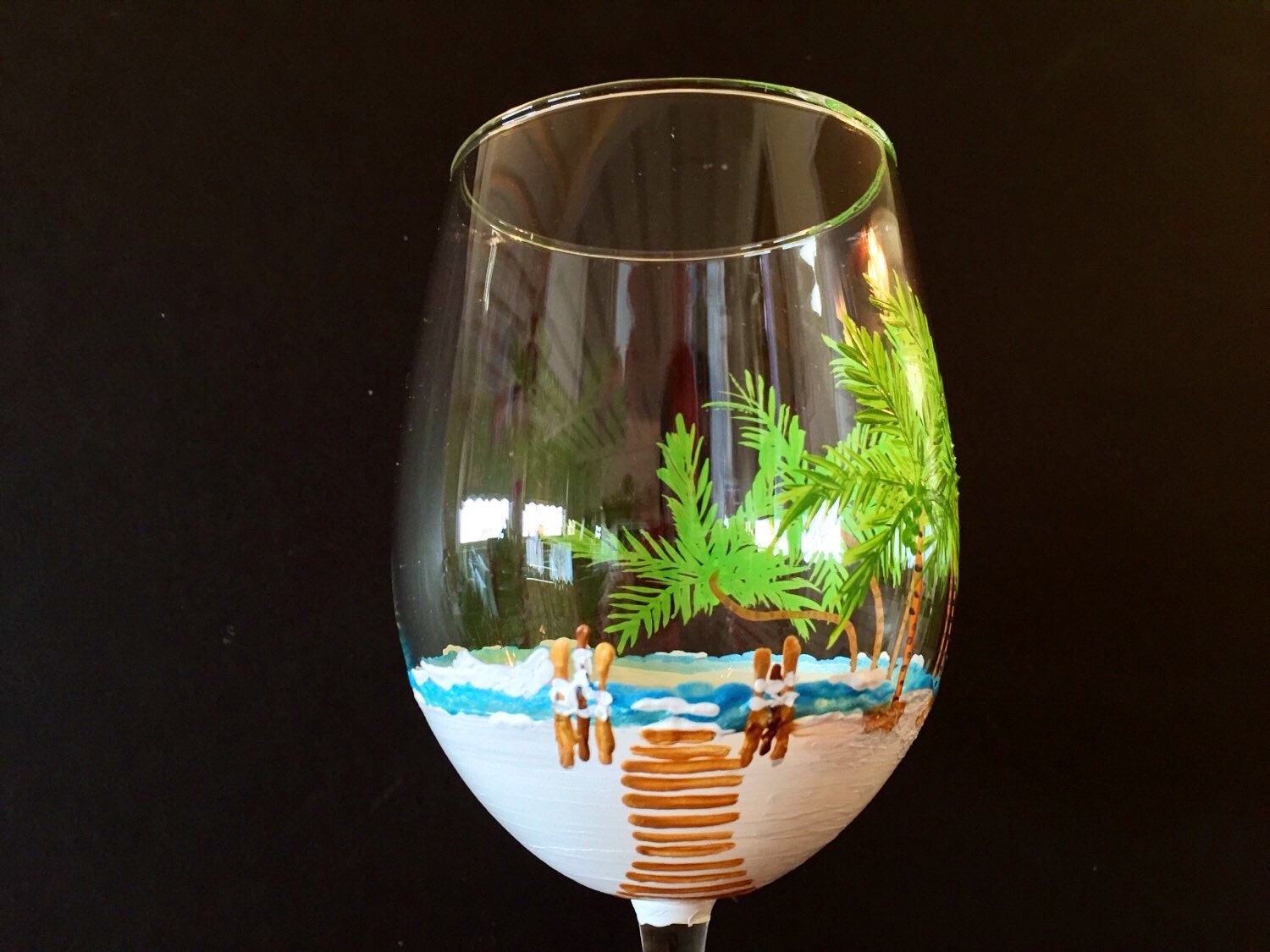 2 Beachthemed hand painted wine glasses. Great by MiPrimaBelle