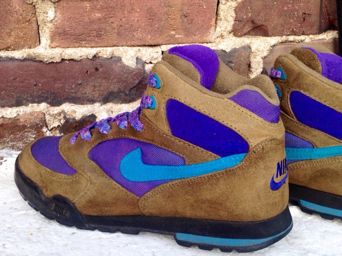 nike caldera hiking boots