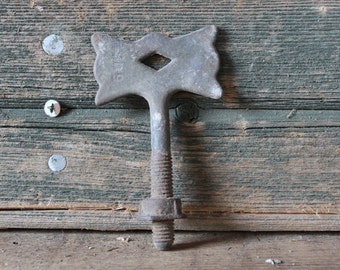 Butterfly-headed bolt