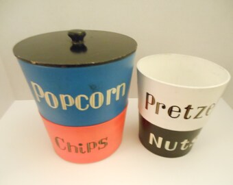 Vintage set of 4 mid-century nesting snack bowls