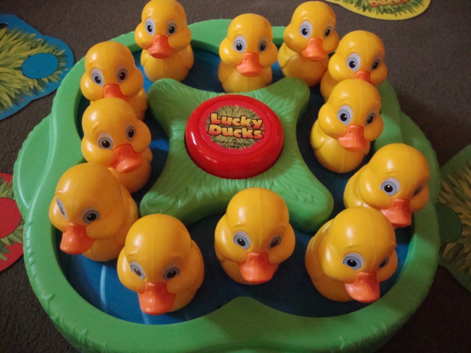 Lucky Ducks Motorized Game 1994 Milton Bradley Complete