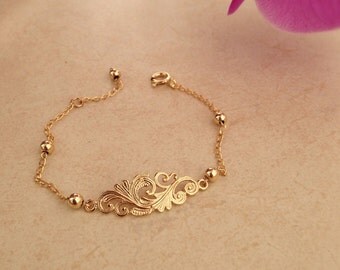 Womanly goldfield bracelet for all occasions.