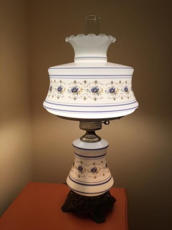 Items similar to Vintage Quoizel Abigail Adams Hurricane Table Lamp