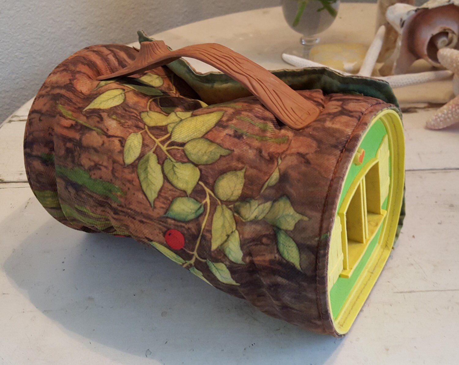 1979 Fisher Price Toy Woodsey Squirrel Puppet Family Log Cabin