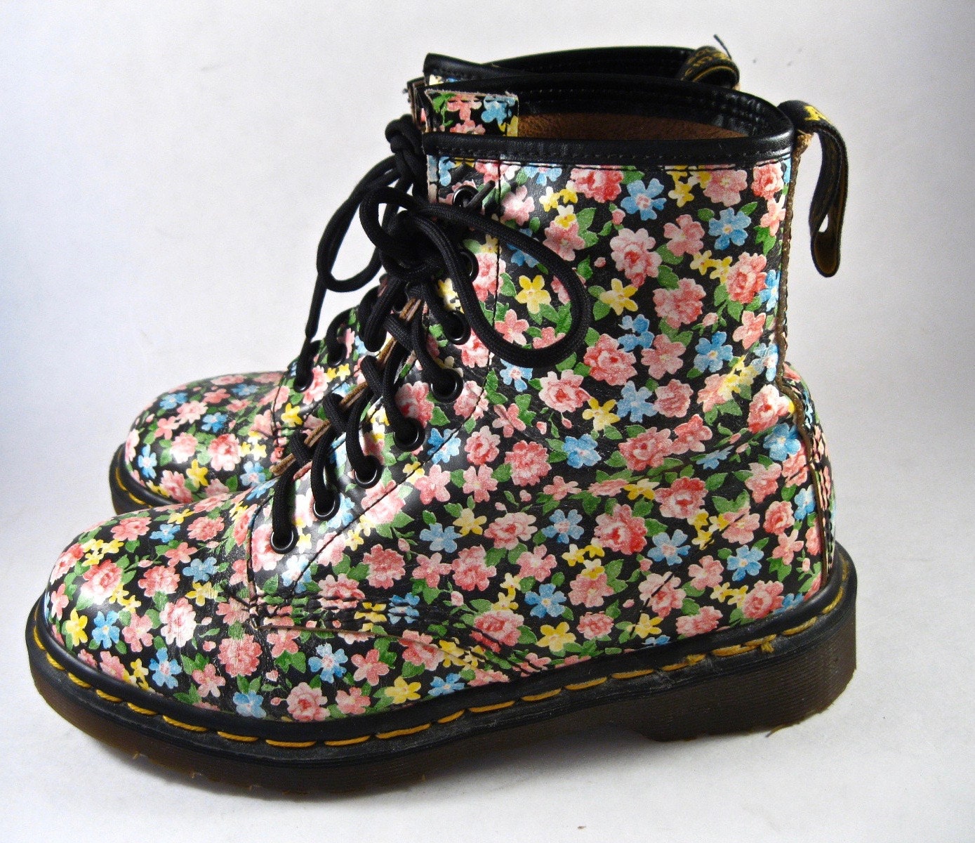 SALE Doc Martens Pastel Floral 8-hole combat boots. 90s