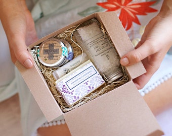 Bridesmaid Gift Box, Wedding, Personalized Bridesmaid Gifts Bridal Party Gifts Gift Basket Gifts for Her Bridesmaid Box Bridal Gift wedding