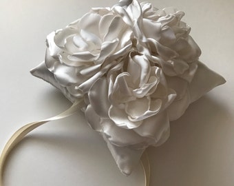 Wedding Pillow - Three Flower, Ring Bearer Pillow in Cream - Ivory, Off White, Antique White, Flower Pillow, Wedding Accessories, 6x6 inches