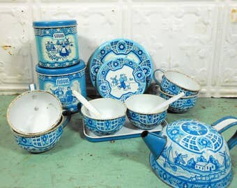 Vintage Wolverine Toy Tea Set, Blue and White Dutch Pattern, 17 Pieces