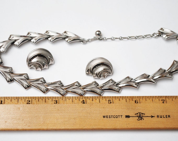 Crown Trifari Necklace Earrings set - Mid Modern Silver Swirl - clip on earrings - link necklace