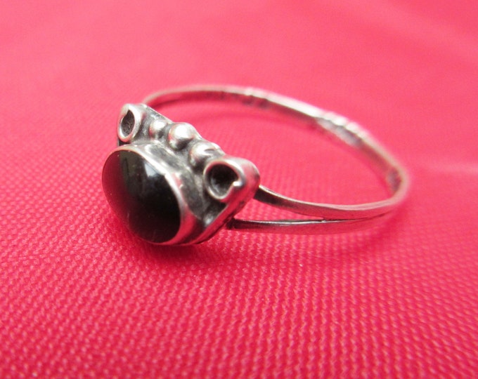 Sterling ring black onyx gemstone beveled silver ring size 7 1/2