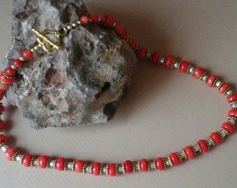 FABULOUS : bright red,white and golden necklace