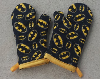 Batman Oven Mitts - Comic Book Kitchen - Batman Kitchen - Comic Book Decor - Batman Decor - Batman Decoration - Comic Book Decoration