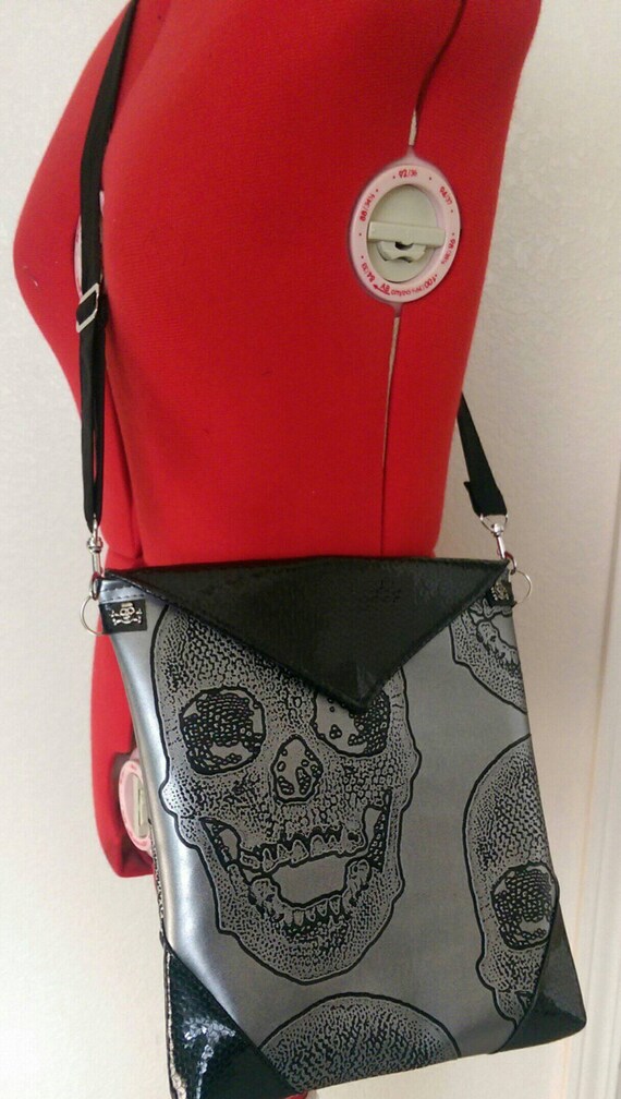 skull cross body bag