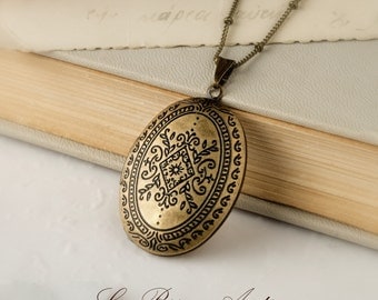 Antique Locket necklace Oval shaped with Moroccan patterns in Antique bronze vintage Carved Two pictures keepsake with bronze chain
