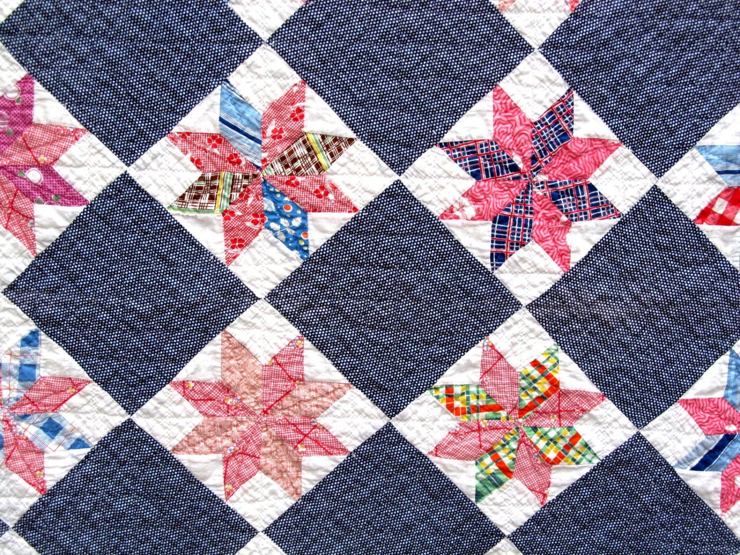 Lovely Vintage Antique LeMOYNE STAR QUILT Navy Dots Reds