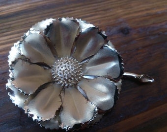Vintage 1960s large flower brooch