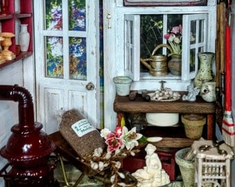 Dollhouse Miniature Gardener's Shed Roombox 1:12 Scale