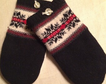 B8 Pretty felted wool mittens Size medium