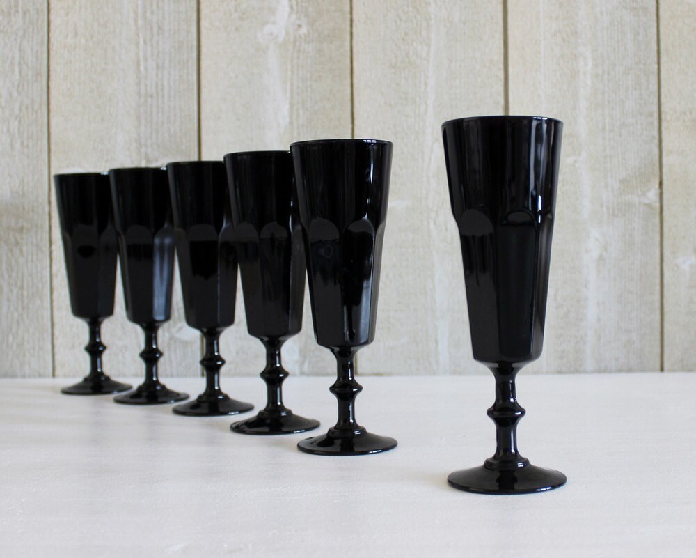 Champagne flutes. Champagne glasses. Black glass. by ohlalacamille