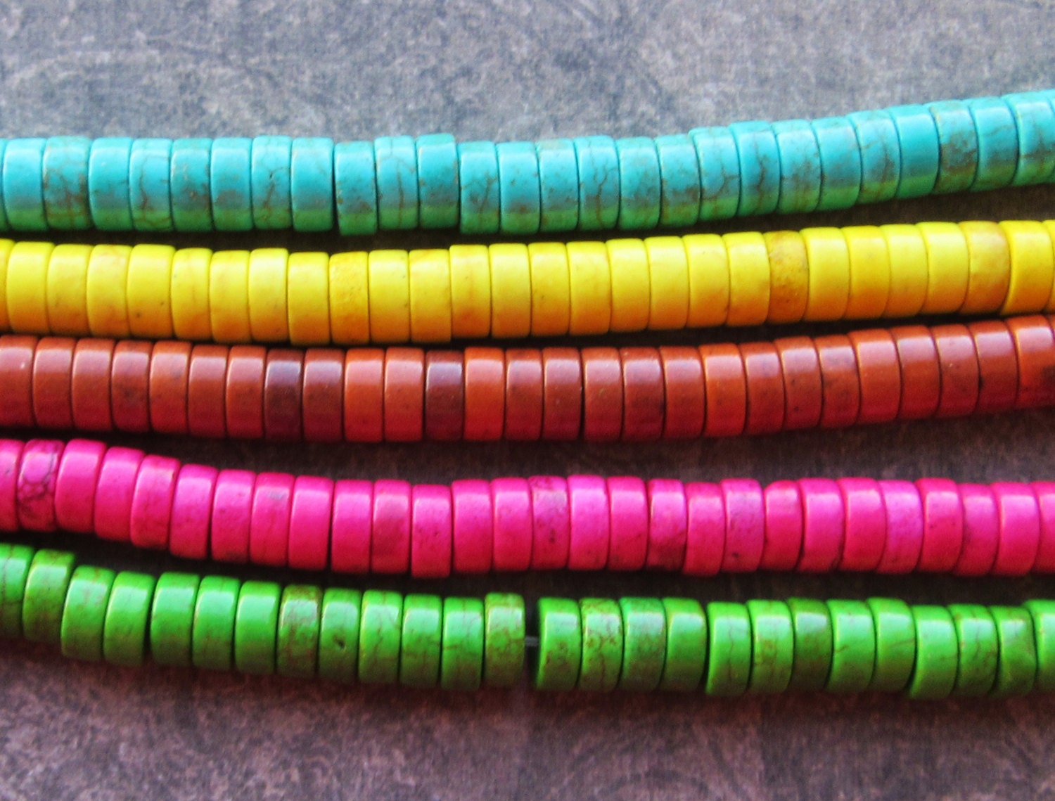 50 Dyed Howlite Heishi Beads Colourful 8x4mm Spacers Turquoise