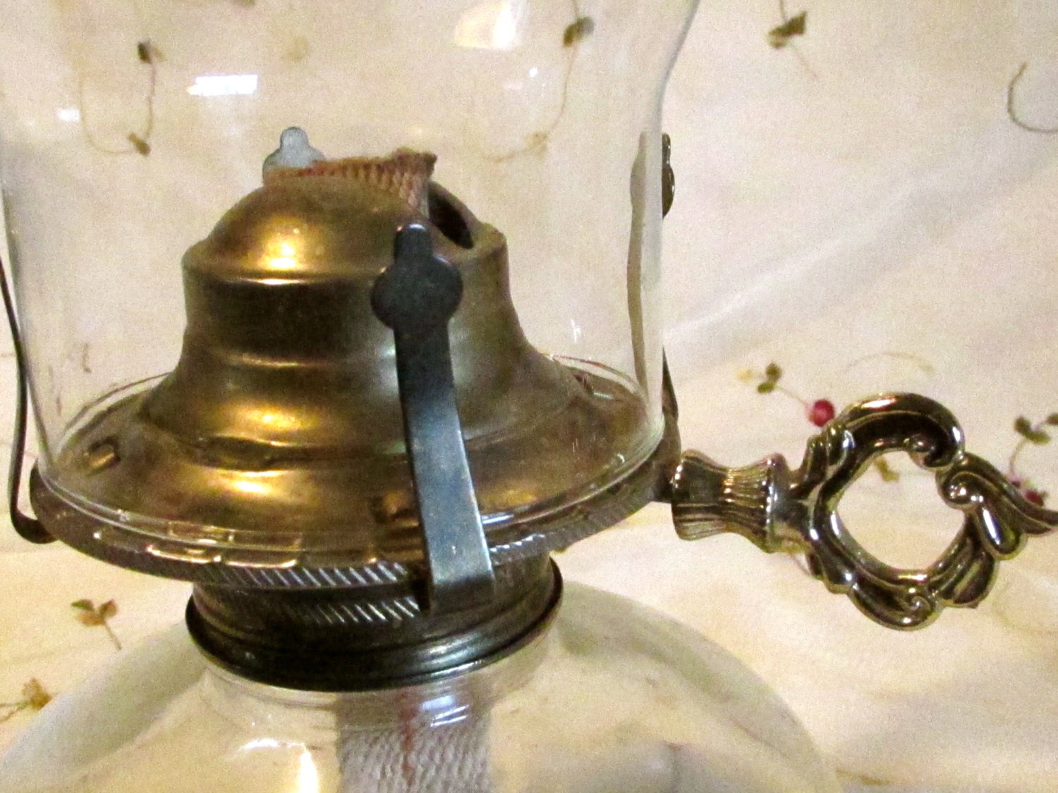 Clear Oil Lamp with Glass Chimney Hurricane Lamp with