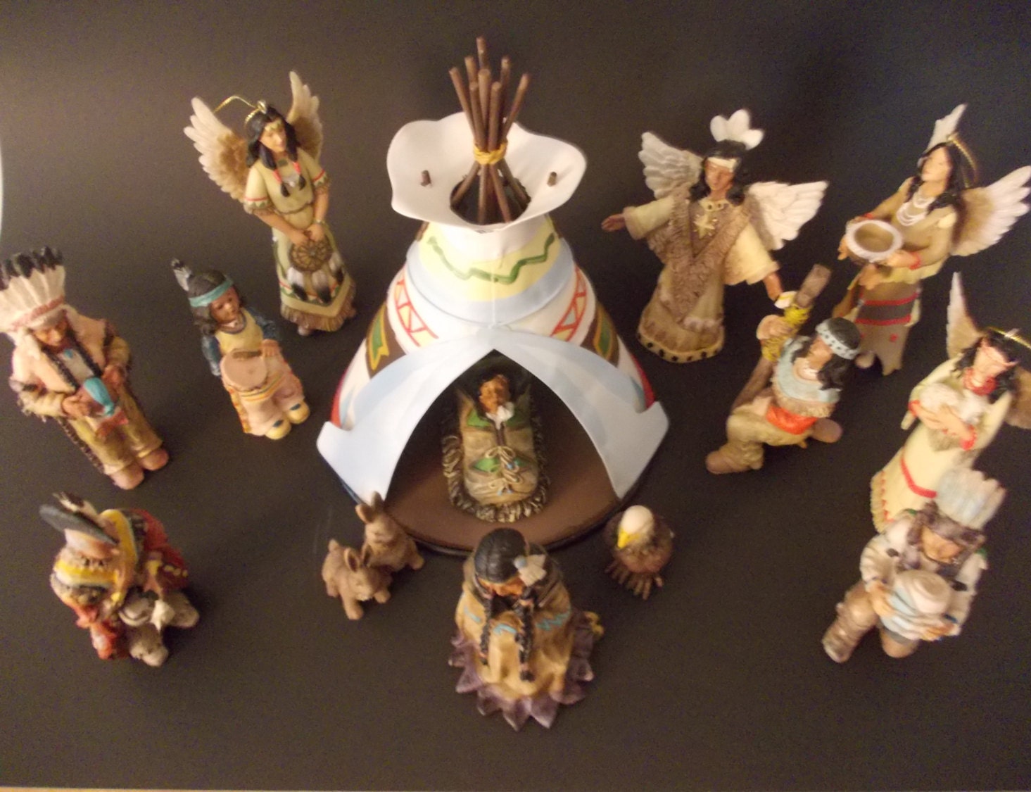 Holiday Native American Nativity Scene18 Figures