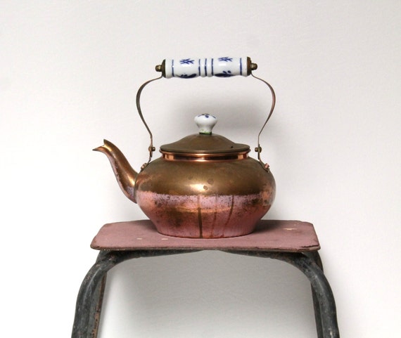 Vintage Copper Tea Kettle With Porcelain Handle 10