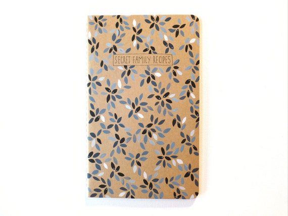 Our Family's Cookbook: Blank Recipe Book