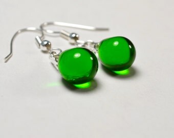 Emerald Green Earrings, Green Glass Earrings, Green Drop Earrings, Emerald Green Jewelry Gift for Her, Kelly Green Teardrop Earrings UK Shop