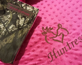 Mossy Oak camo baby blanket, hot pink camo baby blanket, personalized with ONE name and design, camo baby blanket, minky blanket