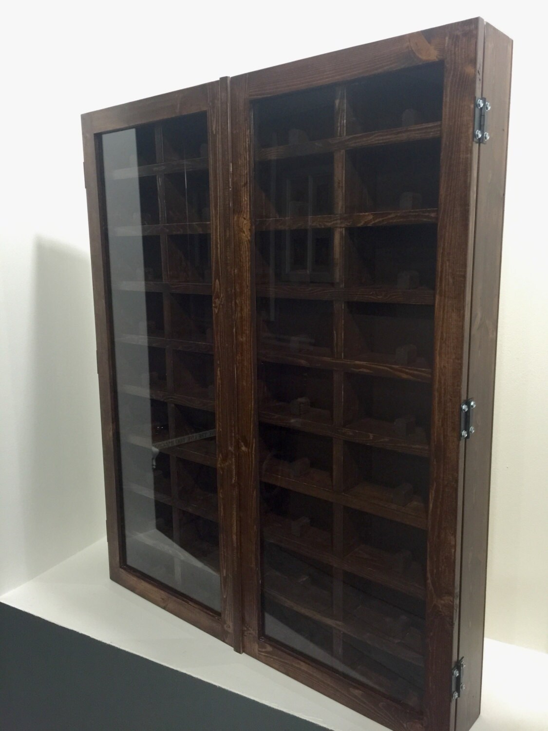 36ct Wood Sunglass Display Case Wall A great gift for a new