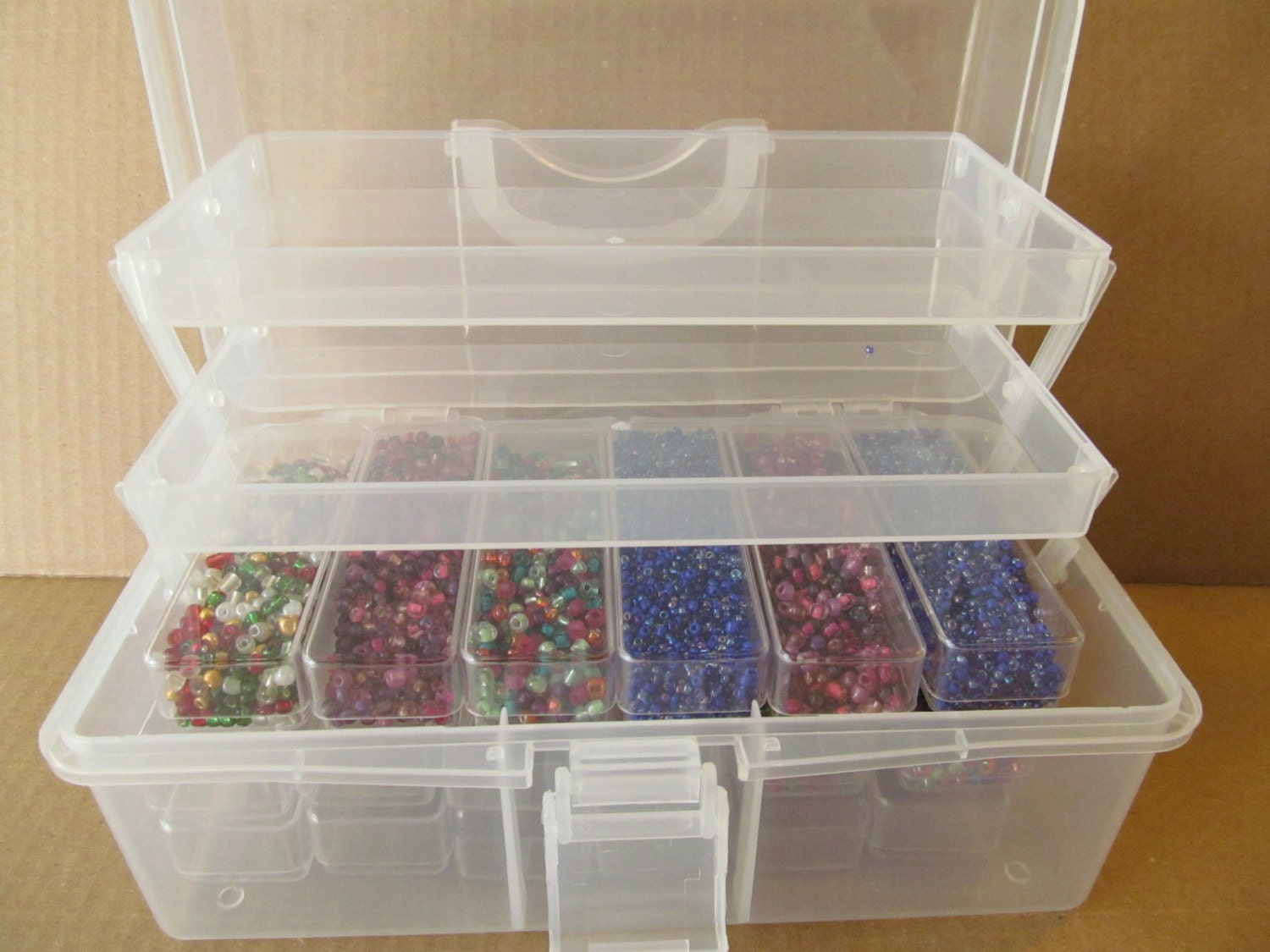 Beading Storage Case 18 bead boxes and 2 trays 18 beads