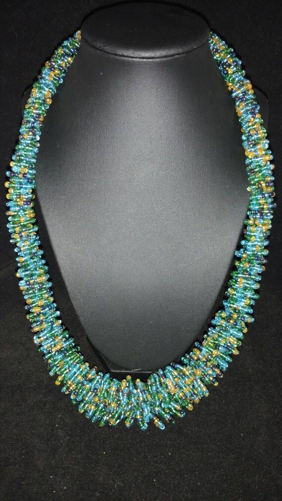 Twisty Sis Green Seed Bead Necklace by KarinsForgottenTreas