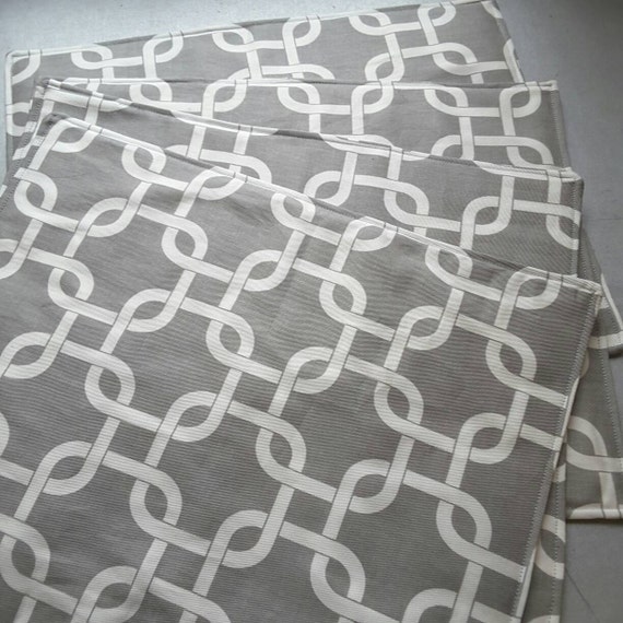 Placemats gray and white / black and white. Set of 4 ready